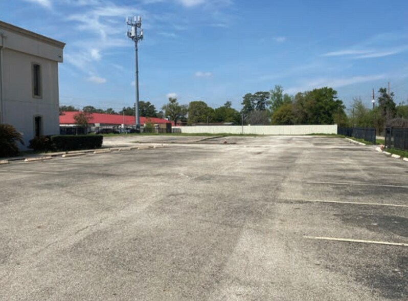 More Photos Of 1700 FM 1960 Rd W, Houston Religious Facility For Lease