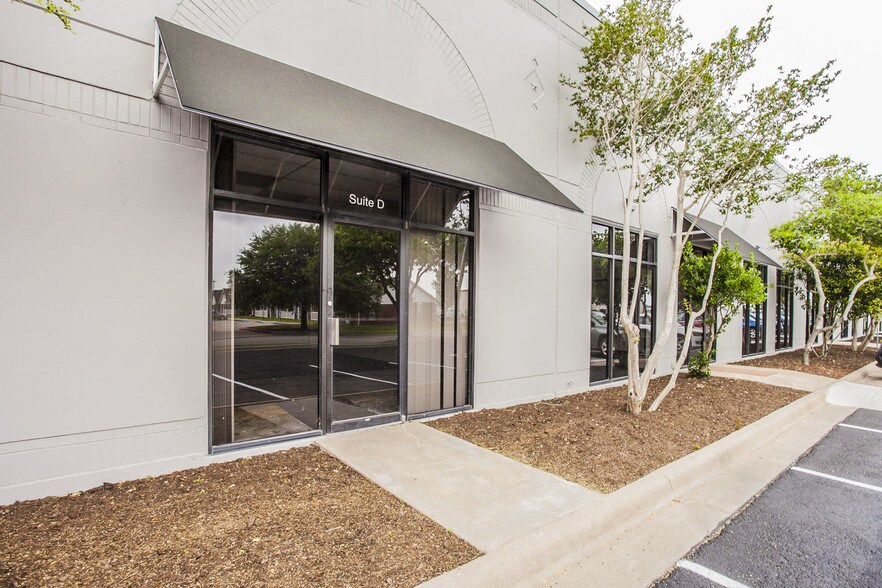 More Photos Of 150 Settlement Dr, Bastrop Medical For Lease