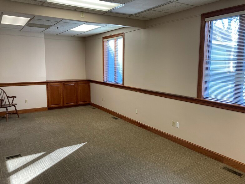 More Photos Of 200 Littleton Rd, Westford Office For Sale