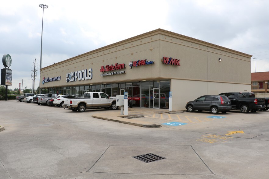 More Photos Of 20551 N I-45, Spring General Retail For Lease