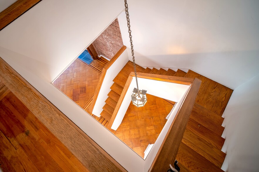 More Photos Of 28 W 89th St, New York Apartments For Sale