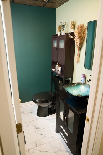 More Photos Of 1029 Lancaster Ave, Berwyn Apartments For Lease