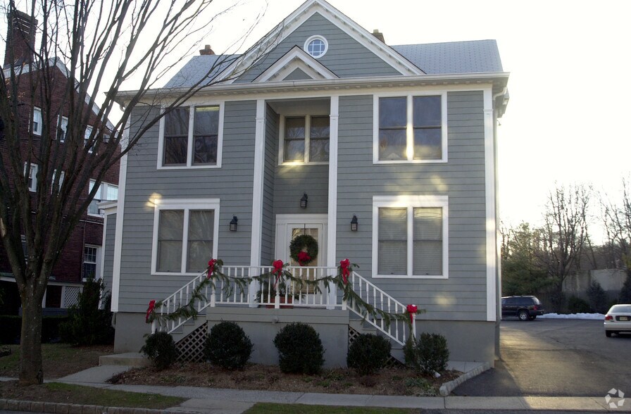 Primary Photo Of 21 Cook Ave, Madison Storefront For Sale