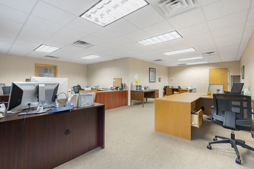 More Photos Of 2622 South Ave, Wappingers Falls Office For Sale