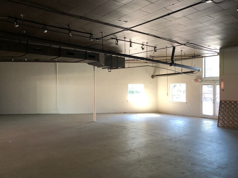 More Photos Of 101 N Poplar St, Aberdeen Storefront For Sale