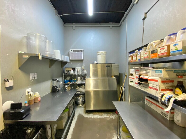 More Photos Of 111 E Archer St, Jacksboro Restaurant For Lease