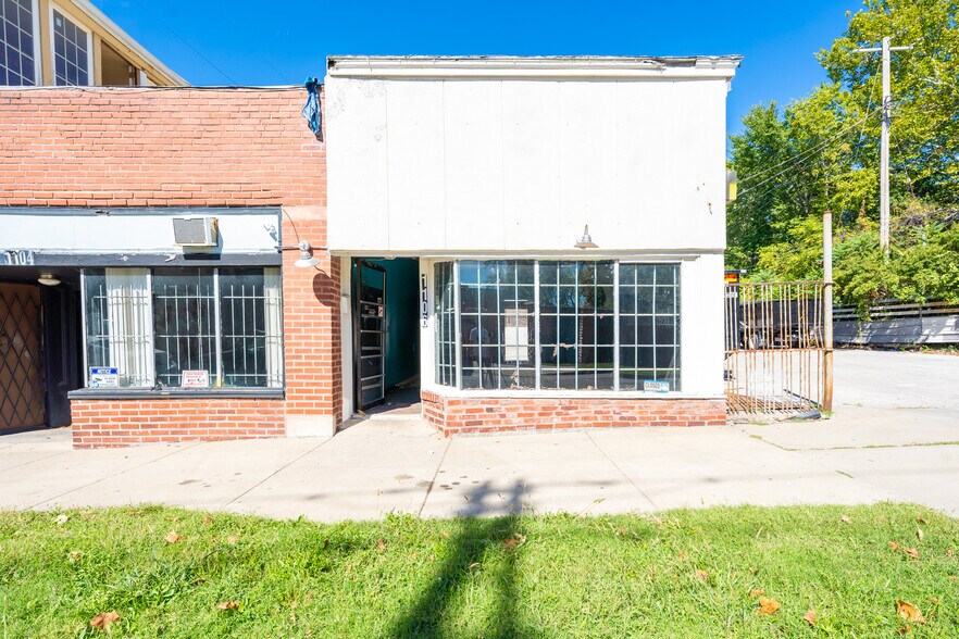 More Photos Of 4245-4247 Troost Ave, Kansas City Storefront Retail Residential For Lease