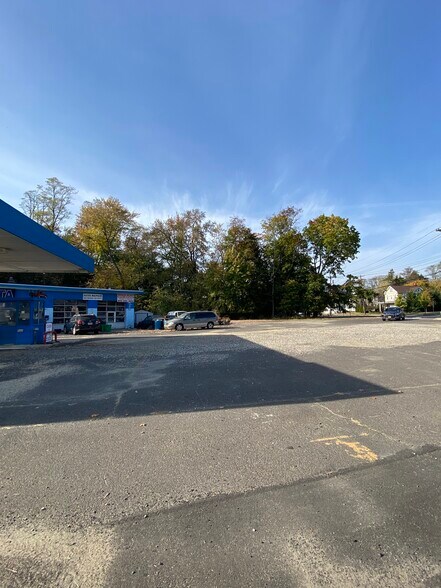 More Photos Of 1118 US Highway 130, Robbinsville General Retail For Sale