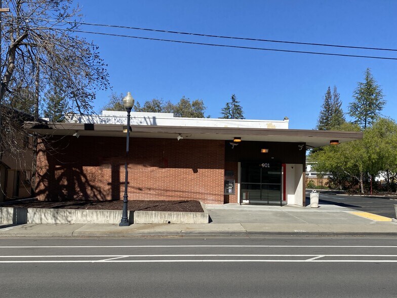 More Photos Of 901 Fremont Ave, Los Altos Bank For Sale