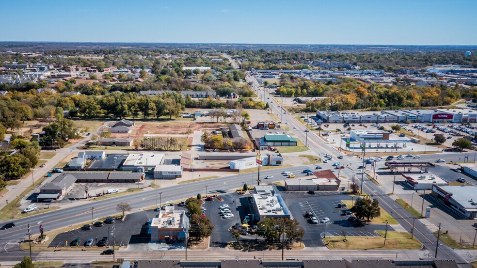 More Photos Of 800 N Main St, Stillwater Office For Sale