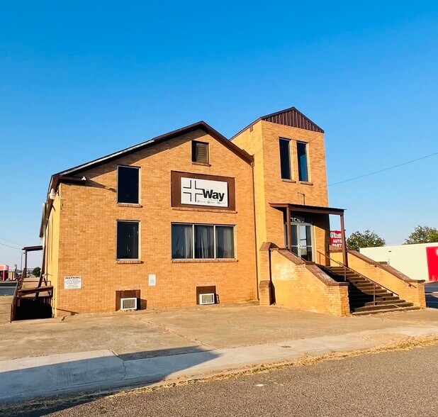 More Photos Of 104 W Walnut Ave, Seminole Religious Facility For Sale