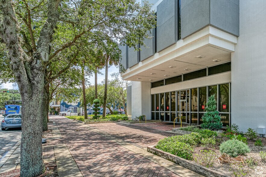 More Photos Of 104 N Main St, Gainesville Office For Lease
