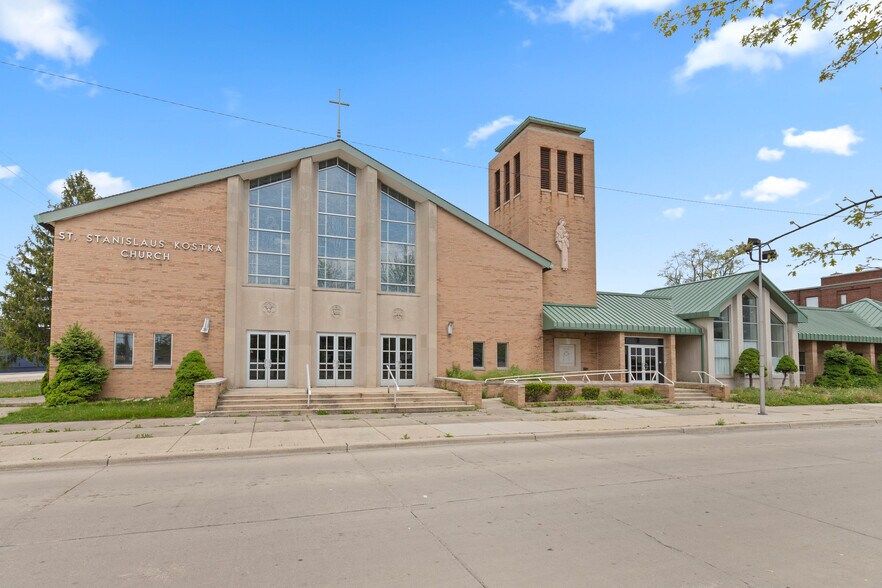 More Photos Of 266 Antoine St, Wyandotte Religious Facility For Lease