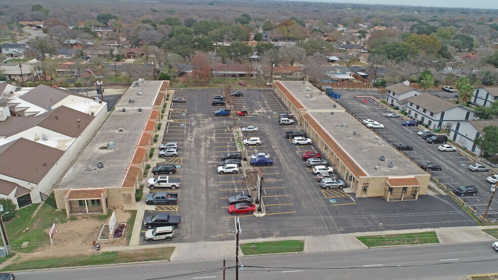 More Photos Of 3859 E Southcross Blvd, San Antonio Unknown For Lease