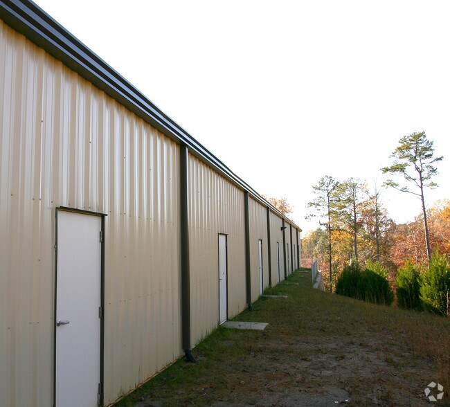 More Photos Of 6170 Parkway North Dr, Cumming Warehouse For Lease
