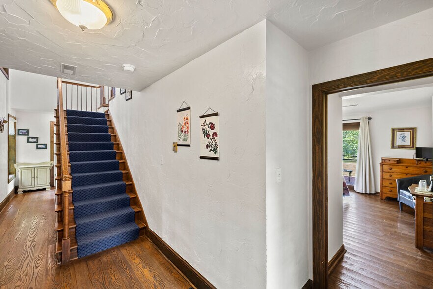 More Photos Of 40 Hospital Rd, Gettysburg Hotel For Sale
