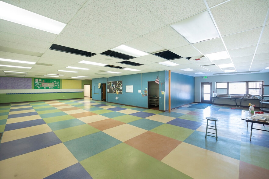 More Photos Of 202 Topaz Ave, Granby Schools For Sale