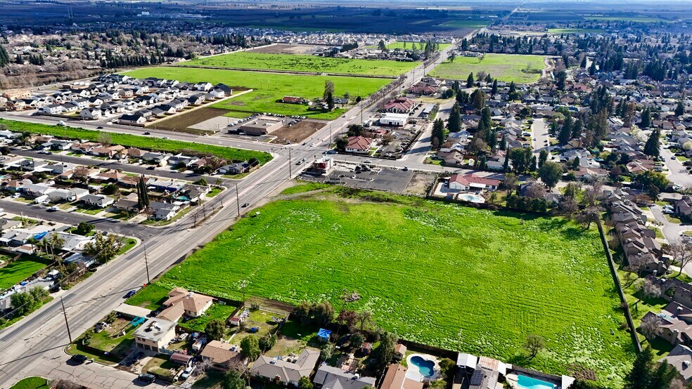 More Photos Of S Lovers Ln @ Lovers Ln, Visalia Land For Sale