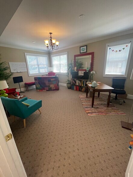 More Photos Of 327 Dahlonega St, Cumming Medical For Lease