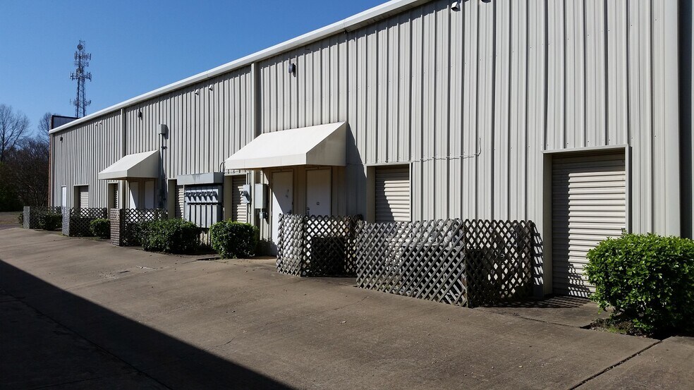 Primary Photo Of 475-485 E South St, Collierville Office For Lease