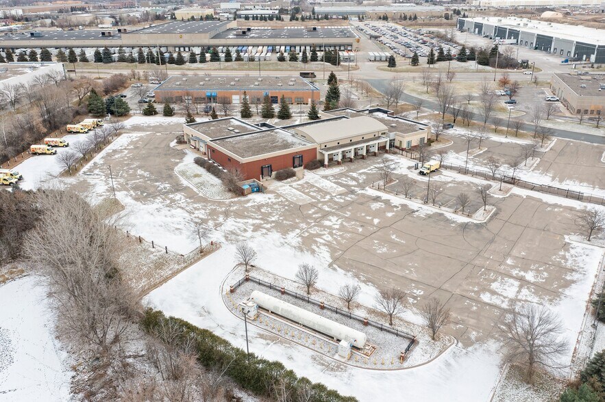 More Photos Of 11180 86th Ave N, Osseo Flex For Sale