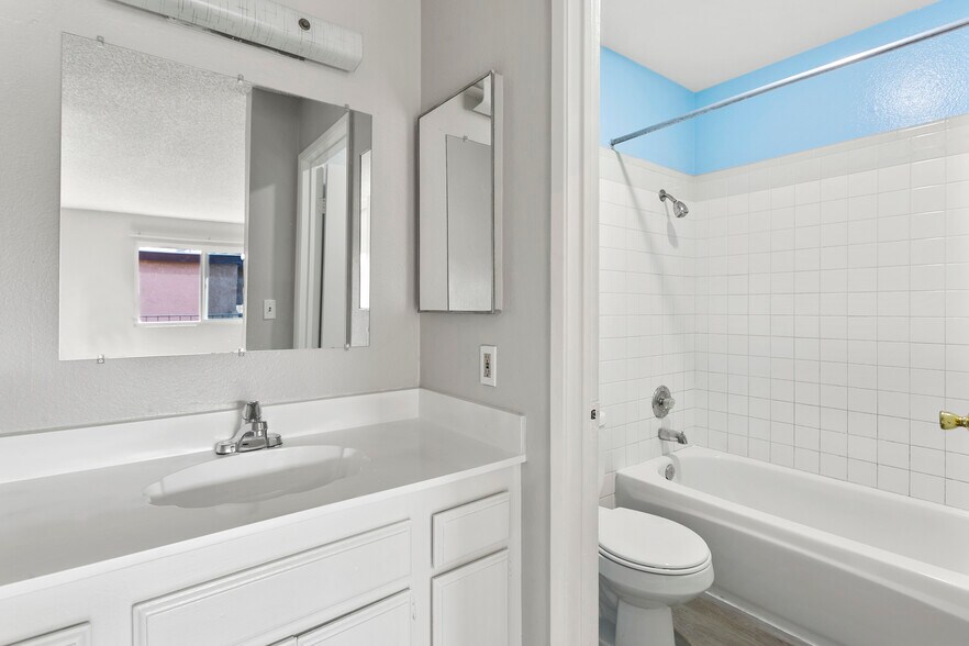 More Photos Of 1010 E Broadway, Anaheim Apartments For Sale