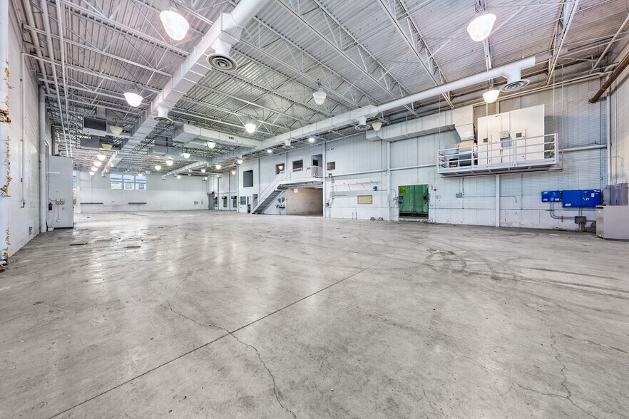 More Photos Of 33 N Fir St, Medford Industrial For Sale