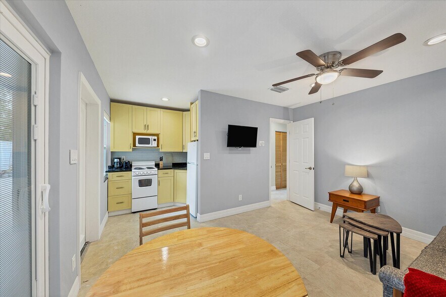 More Photos Of 1236 13th St, Sarasota Apartments For Sale