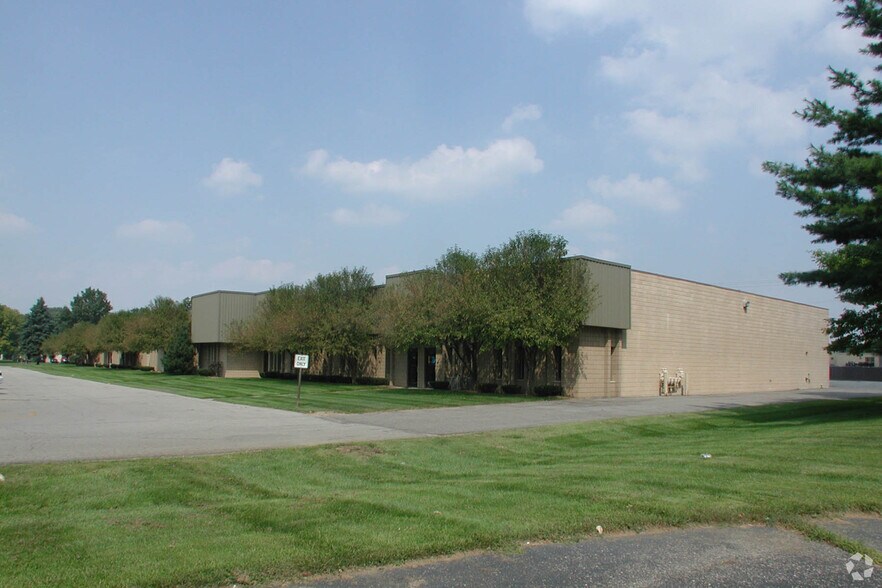 More Photos Of 3160 Martin Rd, Commerce Township Industrial For Lease