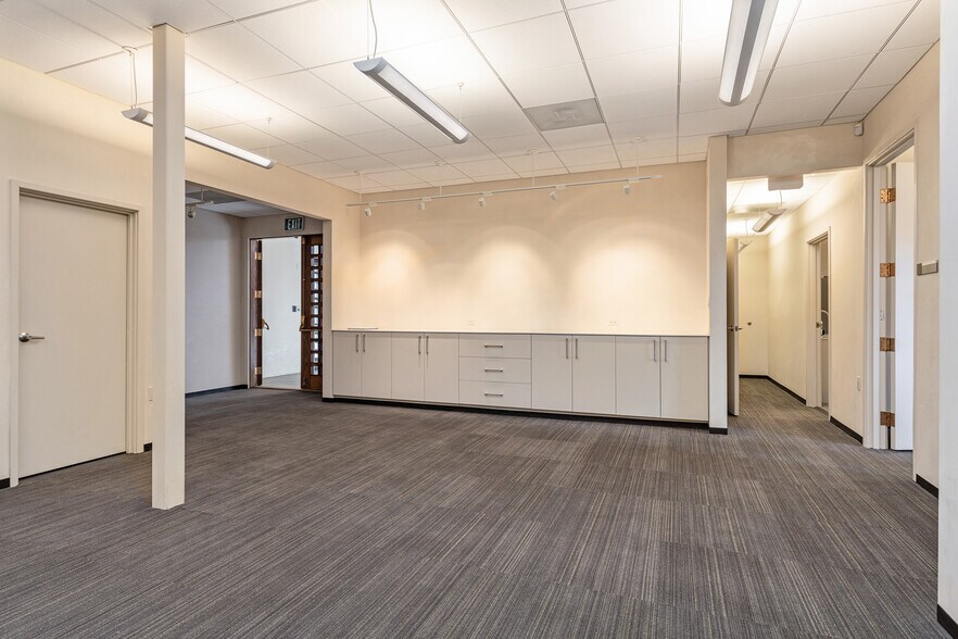 More Photos Of 1048 Paseo De Peralta, Santa Fe Office For Sale