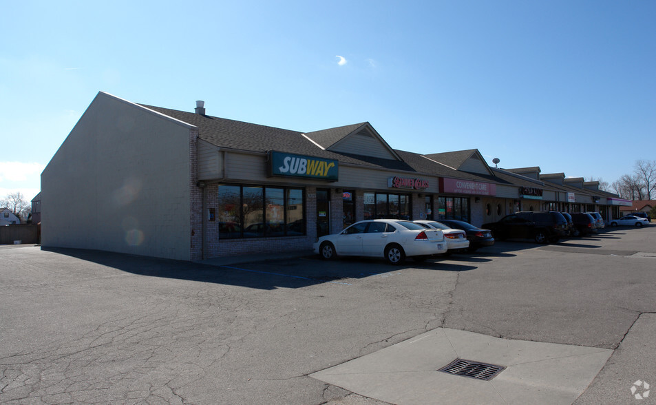 Primary Photo Of 34306-34344 Harper Ave, Clinton Township Storefront For Lease