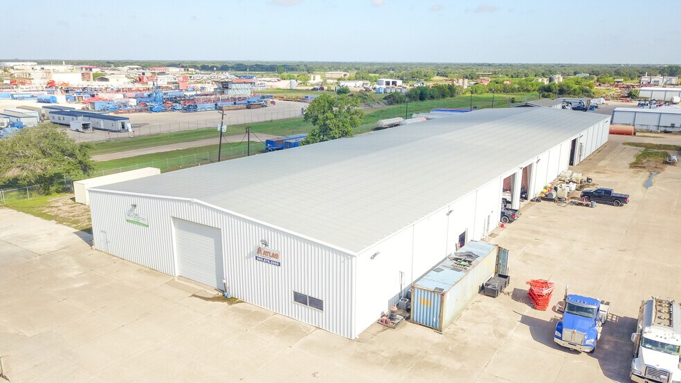More Photos Of 808 Bob White Rd, Victoria Warehouse For Sale