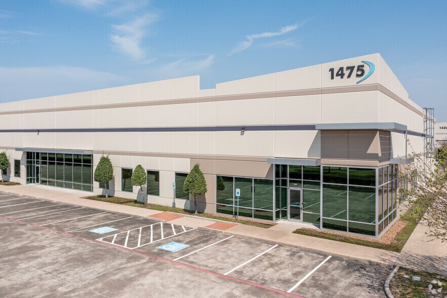 More Photos Of 1455 E Sam Houston Pky S, Pasadena Unknown For Lease