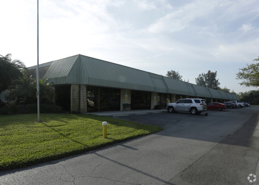 More Photos Of 3734 131st Ave N, Clearwater Warehouse For Lease