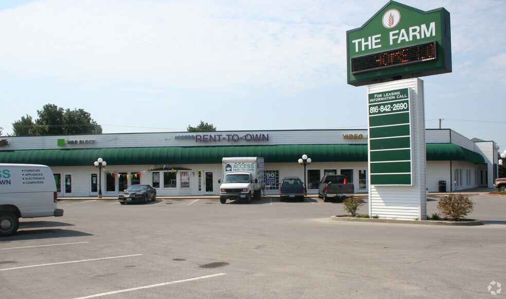 More Photos Of 12121 Blue Ridge Blvd, Grandview Storefront For Lease