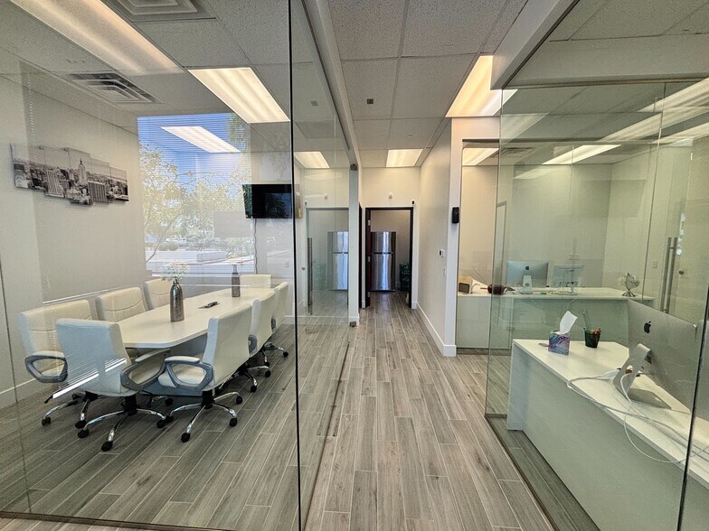 More Photos Of 4035 W Chandler Blvd, Chandler Coworking Space