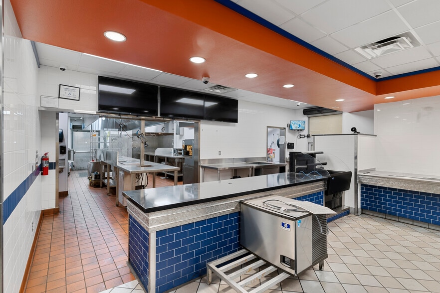 More Photos Of 535 Marks St, Henderson Fast Food For Lease