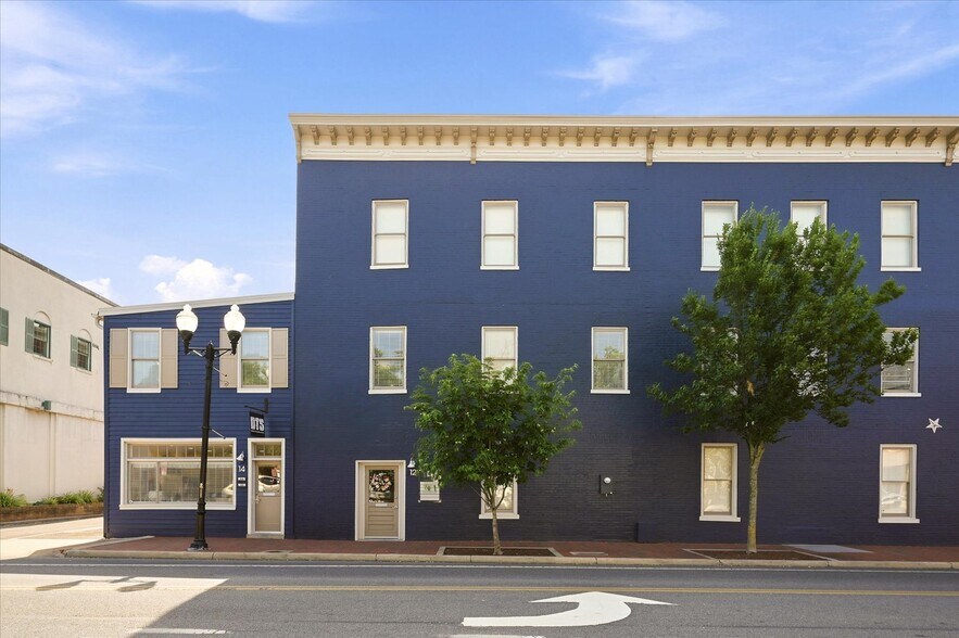 More Photos Of 48 W Boscawen St, Winchester Storefront Retail Office For Sale