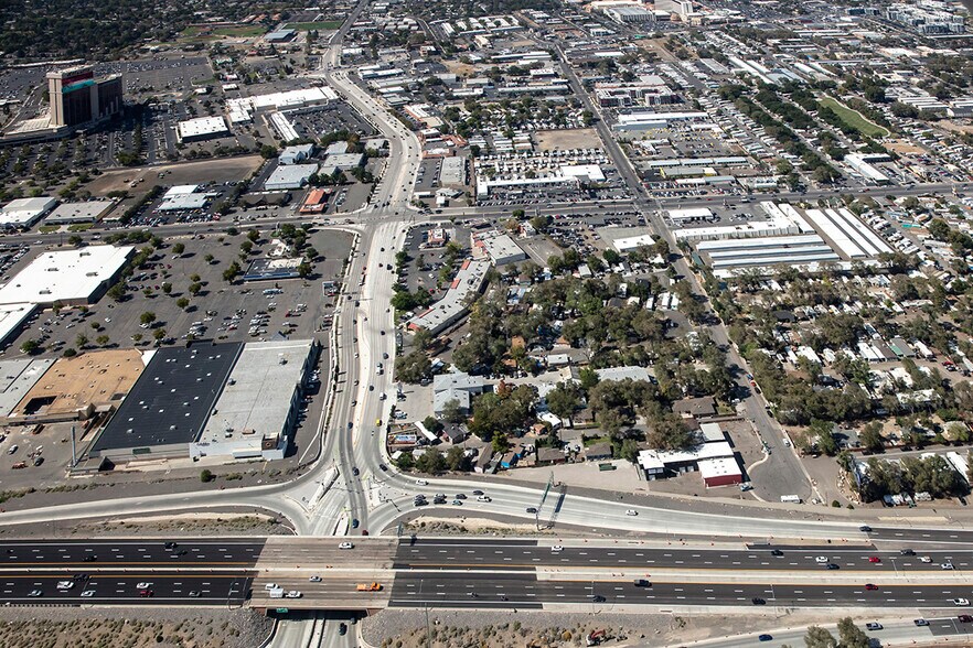 More Photos Of 890 Gentry Way, Reno Auto Repair For Sale