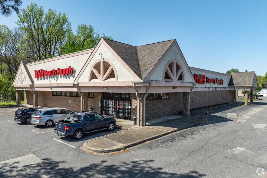 Primary Photo Of 4183 Kirby Pky, Memphis Freestanding For Sale