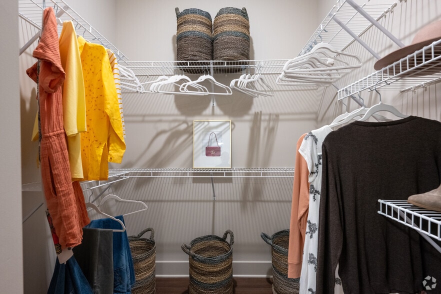 More Photos Of 10945 Nuckols Rd, Glen Allen Apartments For Sale