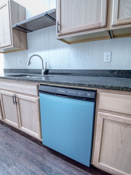 More Photos Of 2000 N MacArthur Blvd, Oklahoma City Storefront Retail Residential For Sale