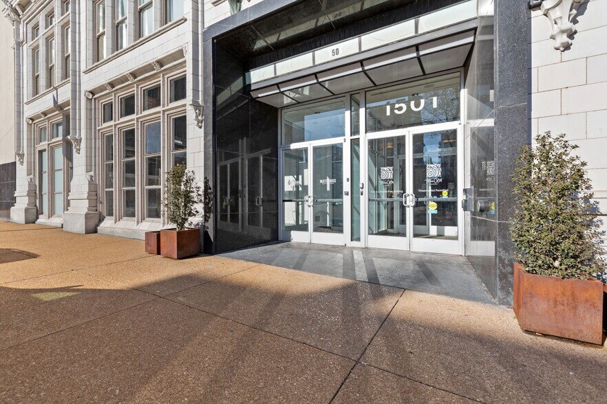 More Photos Of 1501 Locust St, Saint Louis Apartments For Sale