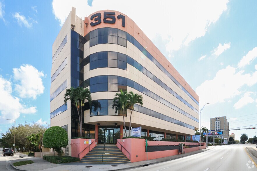 Primary Photo Of 351 NW Le Jeune Rd, Miami Medical For Lease