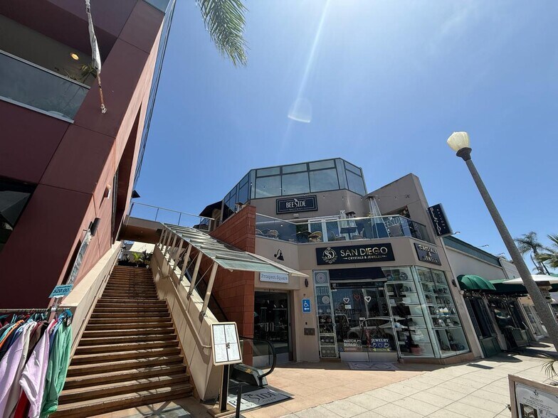 More Photos Of 1025 Prospect St, La Jolla General Retail For Lease