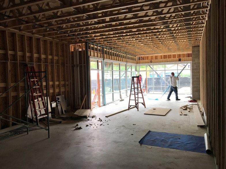 More Photos Of 1632 S 1st St, Austin Office For Lease