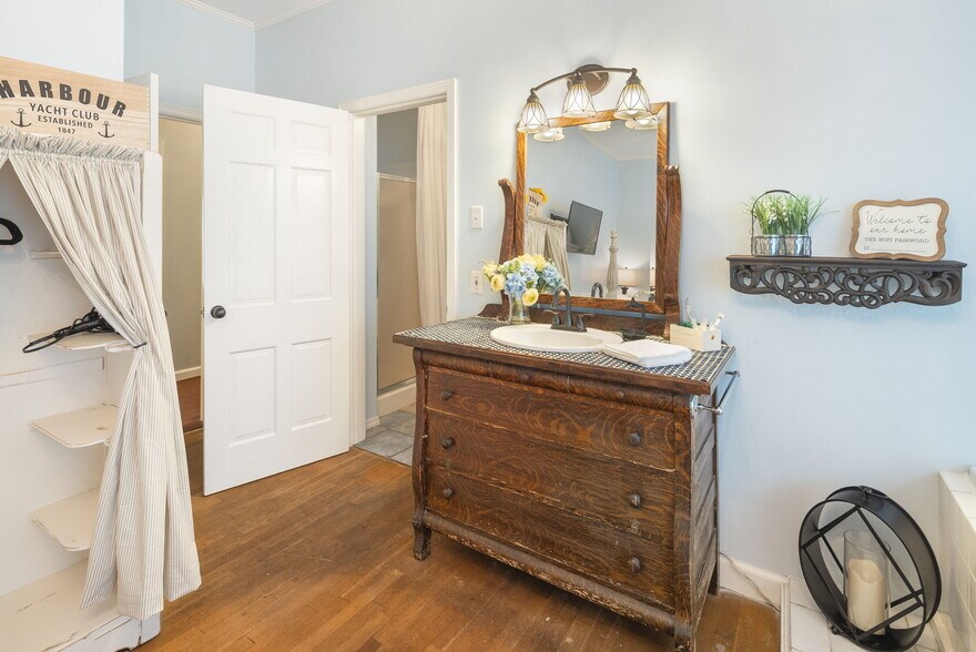 More Photos Of 1320 S Albert Pike Ave, Fort Smith Hospitality For Sale