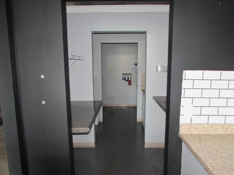 More Photos Of 1307 Highway 31 NW, Hartselle Freestanding For Lease