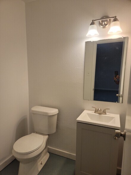 More Photos Of 32826 Interstate 10 W, Boerne Office For Lease