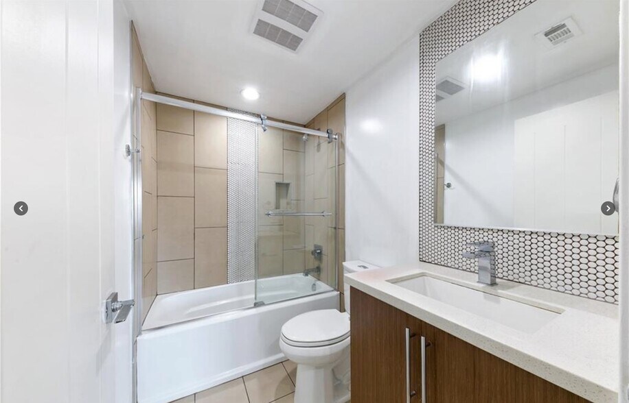More Photos Of 961 N St Andrews Pl, Los Angeles Apartments For Sale